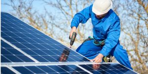Installation Maintenance Panneaux Solaires Photovoltaïques à Chiroubles